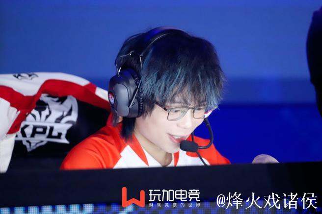 成都AG超玩会官方宣布钟意正式加盟